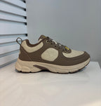 Velora Chunky Sneakers met Bee Details – Taupe/Beige
