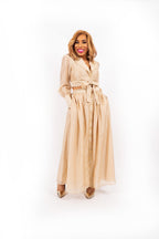 Solven Maxi Rok Caramel Dames Met Gouden Details en Knoopsluiting